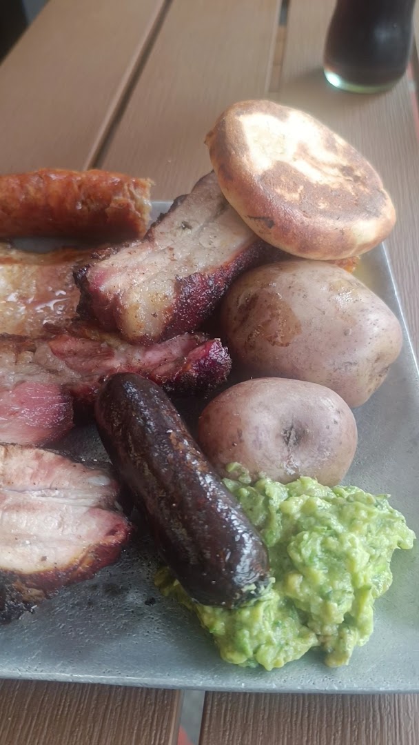 Chorizo y morcilla con arepa — El Morichal