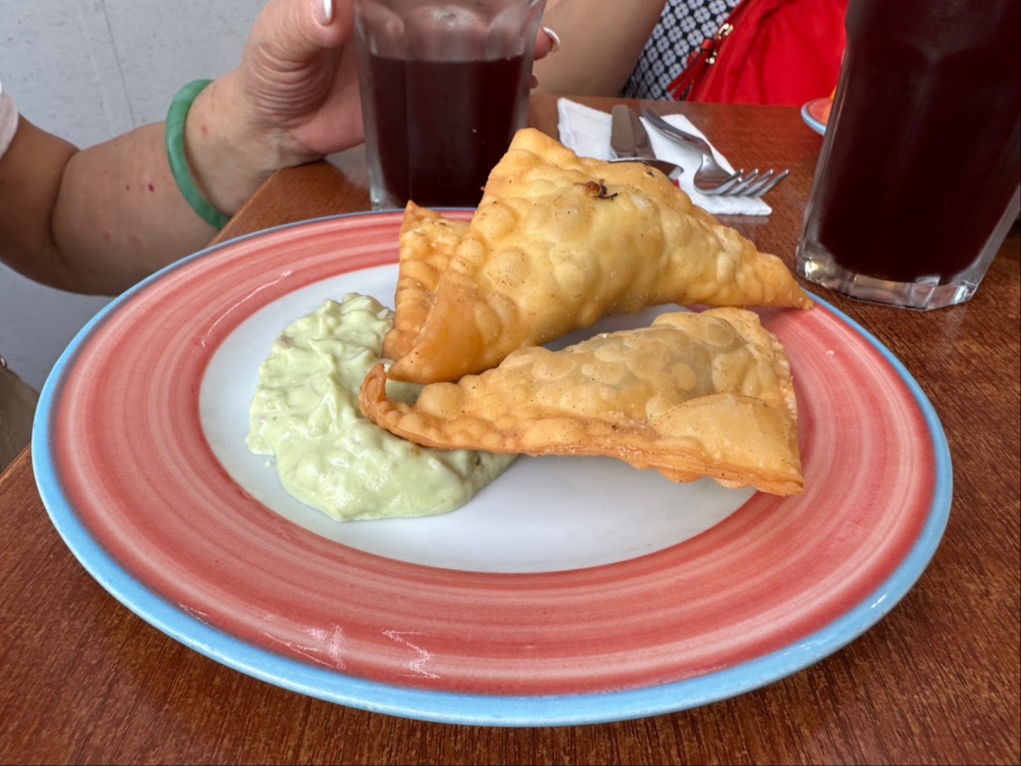 Piqueo de chicharrones — El Mundo del Cerdo
