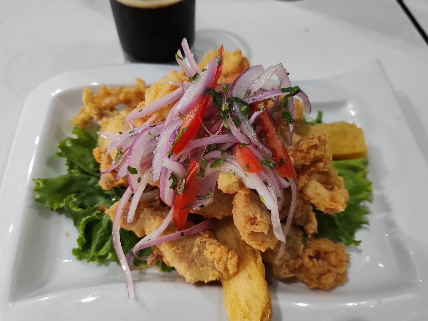 Pescado frito con cebolla — El Rincón Del Chato Barraza