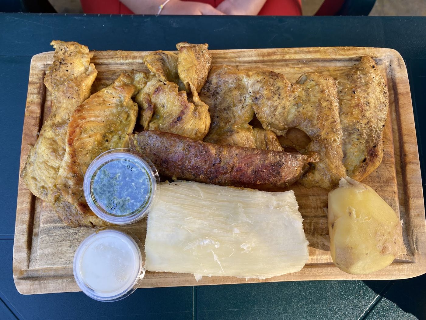 Tabla de pollo y butifarra — El sabor de mi pueblo