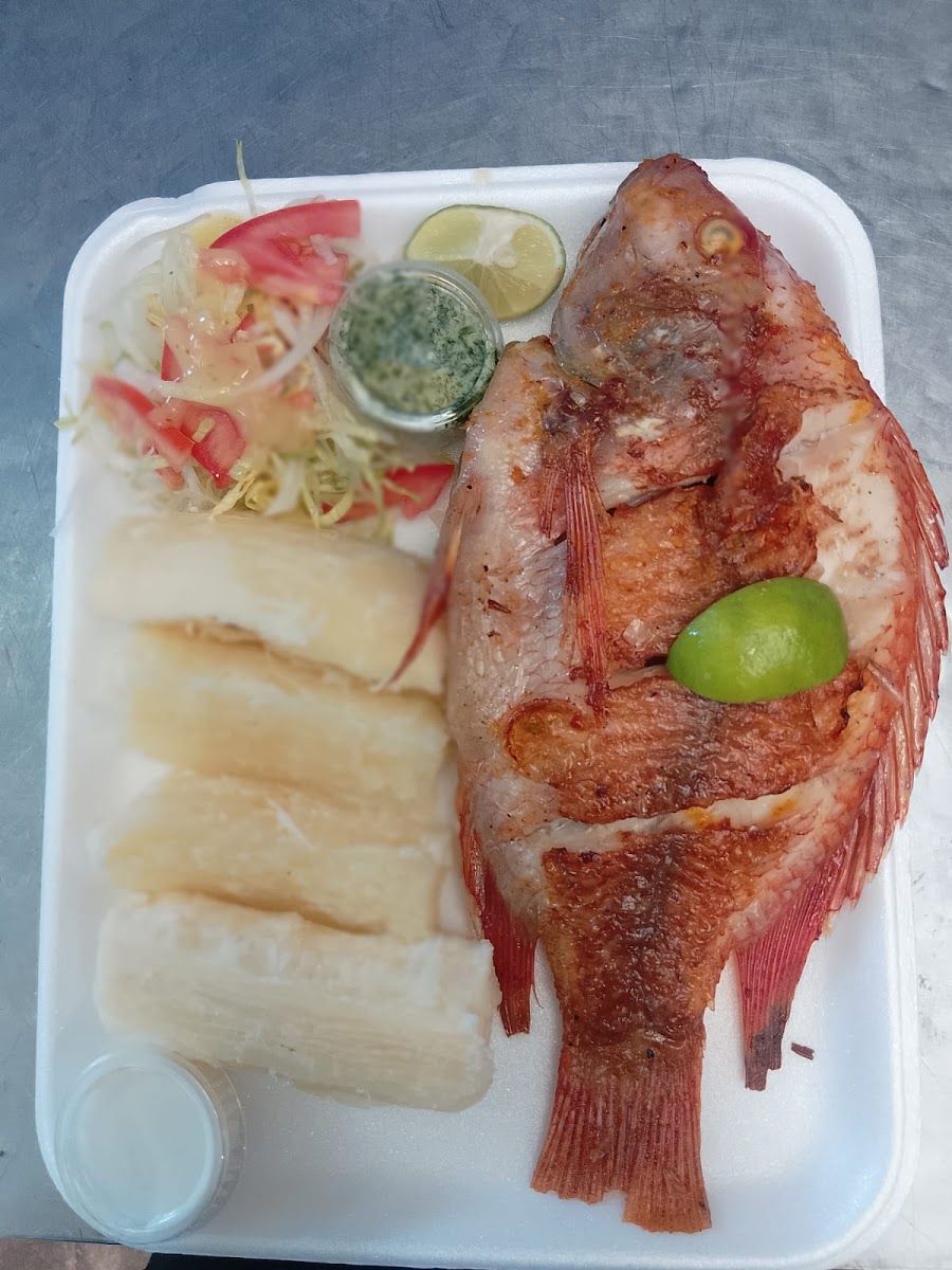Pescado frito con limón — El sabor de mi pueblo