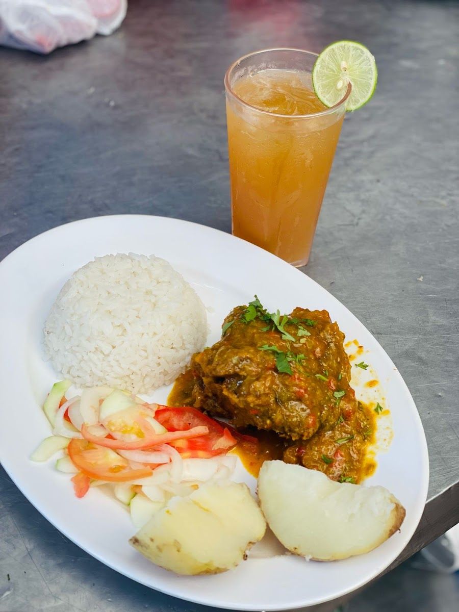 Carne guisada con arroz — El sabor de mi pueblo