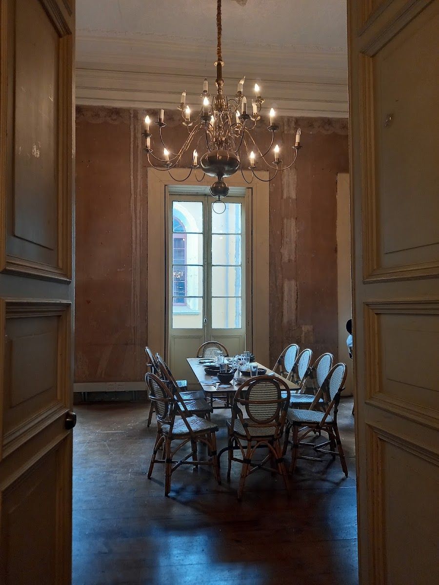 Comedor con lámpara — EL Taller de Cocina