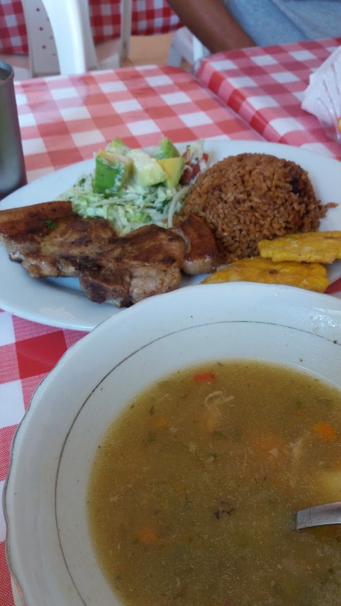 Sopa y carne asada — Elsa...bor de villa carolina