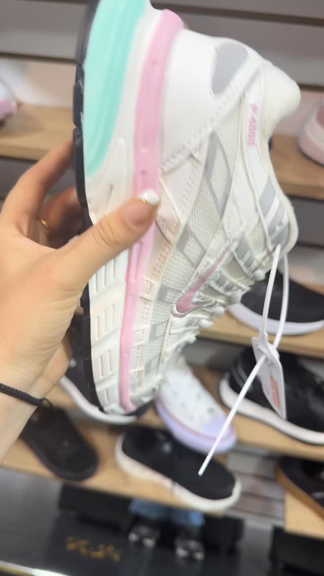 Nike P6000 blanco con rosa y verde agua