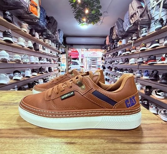 Zapato casual CAT color miel