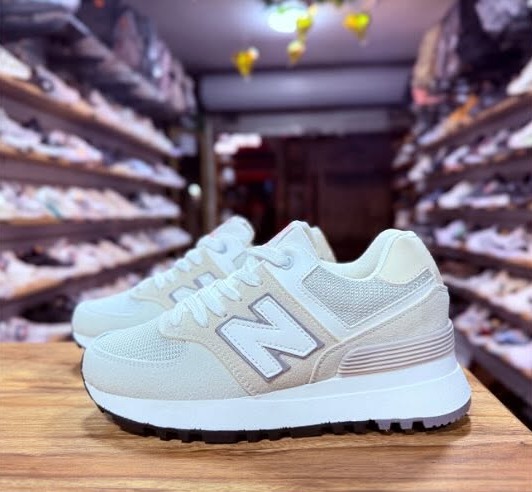 Tenis New crema