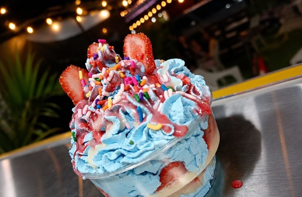 Fresas con crema sabor a chicle