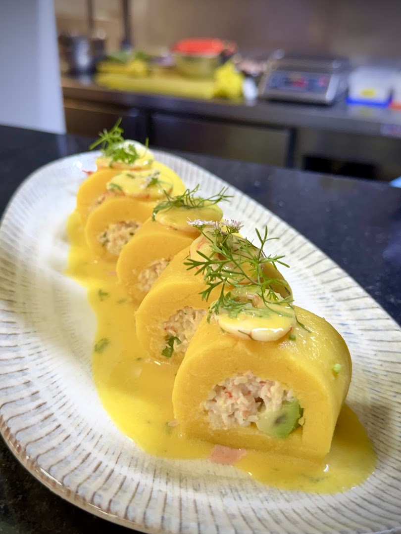 Causa limeña en kusisqa restaurante