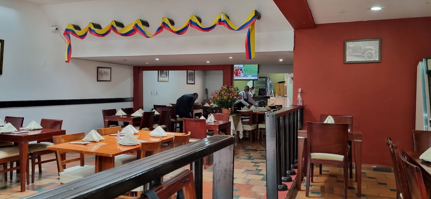Para toda la familia en La Antigua comida tipica colombiana parrilla y bar