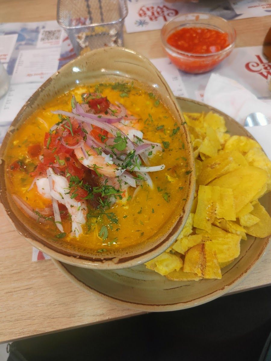 Ceviche con chifles — La Caraway