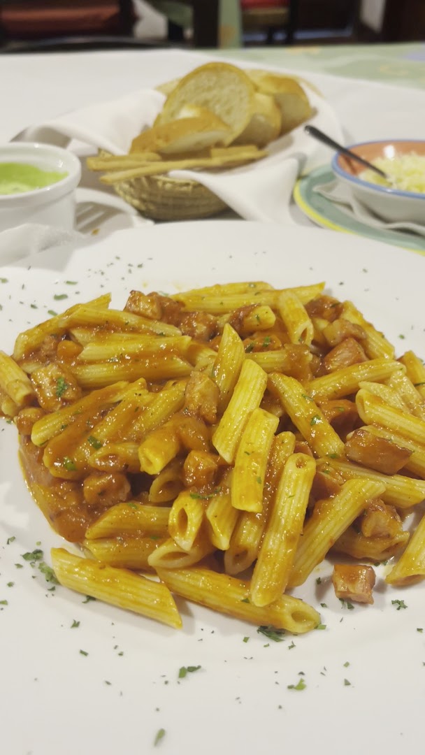 Penne con salsa cremosa — La Casa Di Carlo