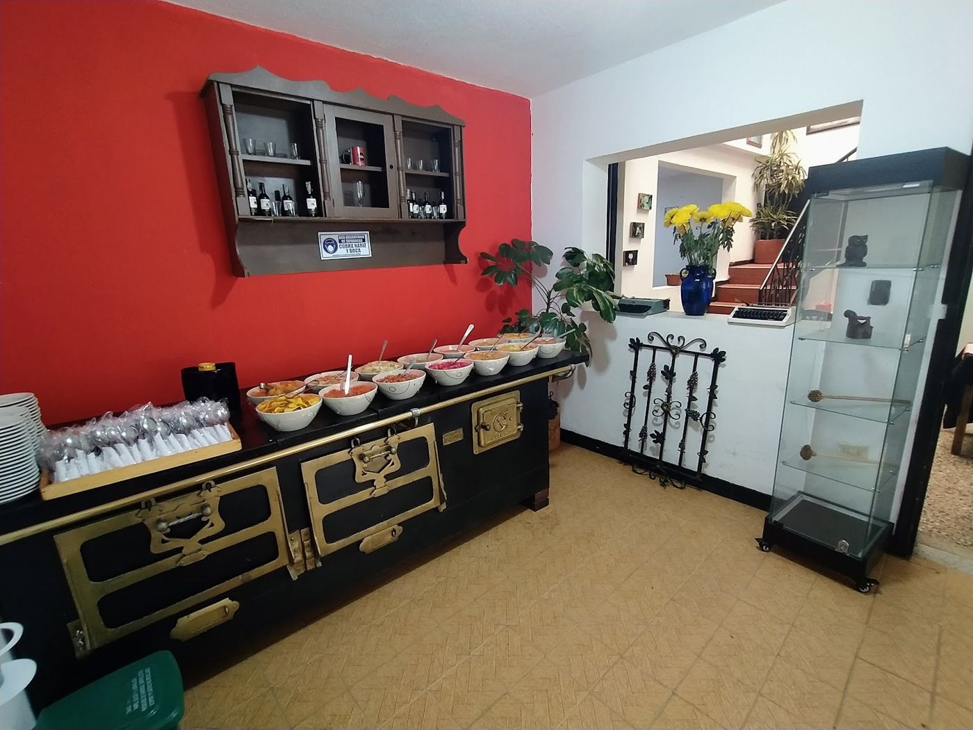 Barra y salón — La Cocina de Charlie