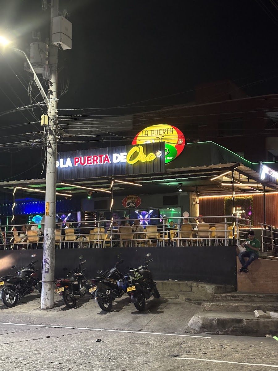 La Puerta De Oro Restaurante-Bar