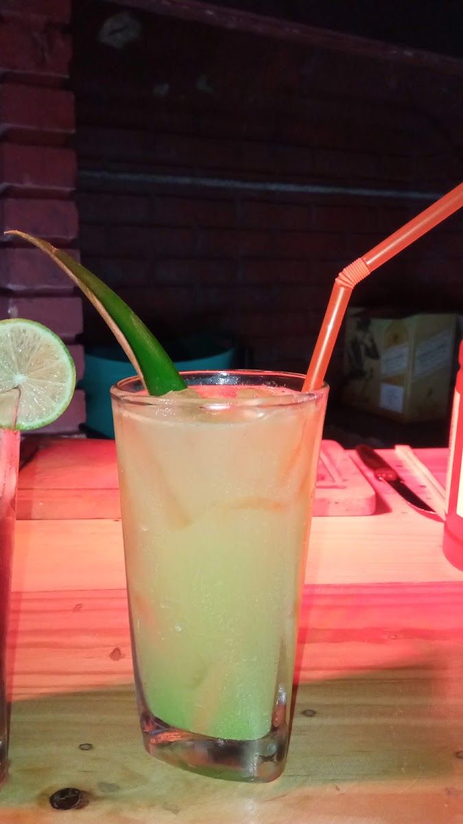 Bebida con limón — La Puerta De Oro Restaurante-Bar