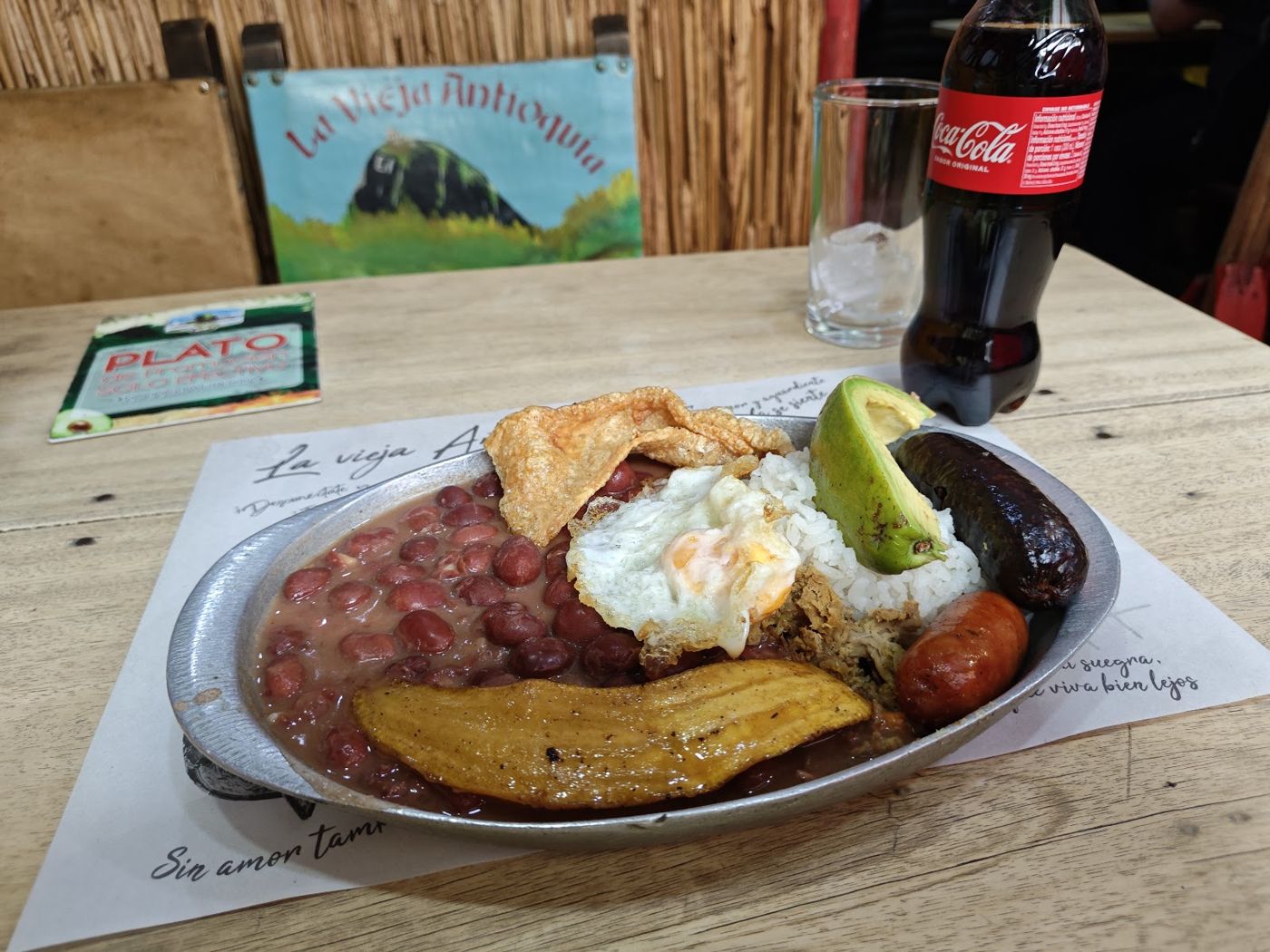 Bandeja paisa en paila — La Vieja Antioquia