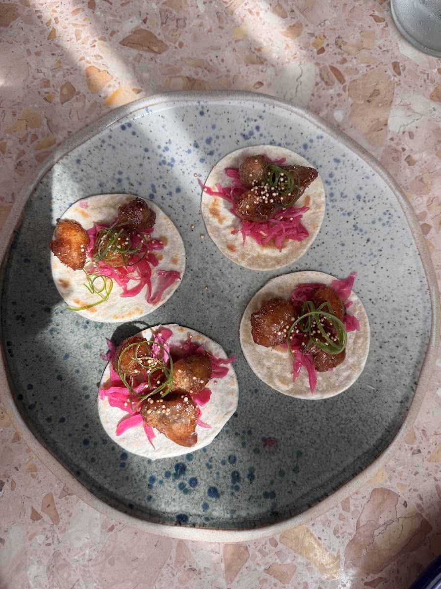 Tacos con cebolla encurtida — LARIMAR