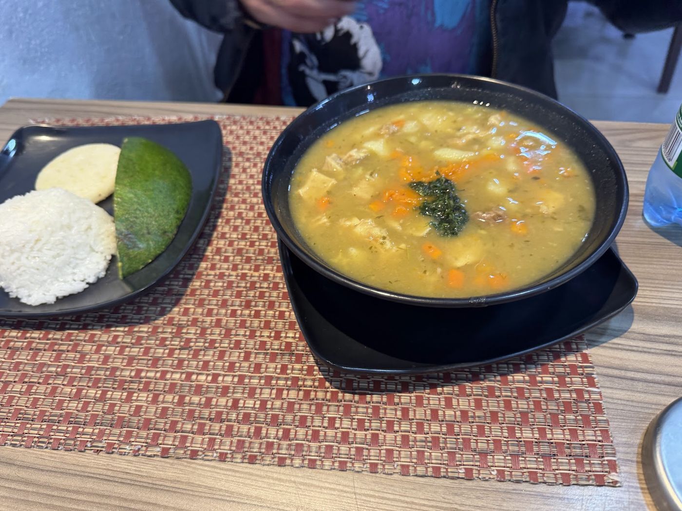 Sopa con arroz y aguacate — Las Cazuelas de la Abuela