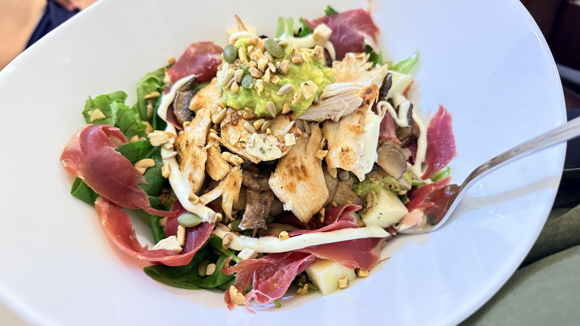 Ensalada con carne y verdes — Meridiano - Cocina de casa