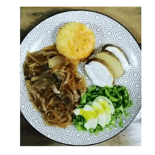 Carne en salsa con arepa — Meridiano - Cocina de casa