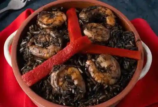 Arroz negro con langostinos — Mesón Andaluz