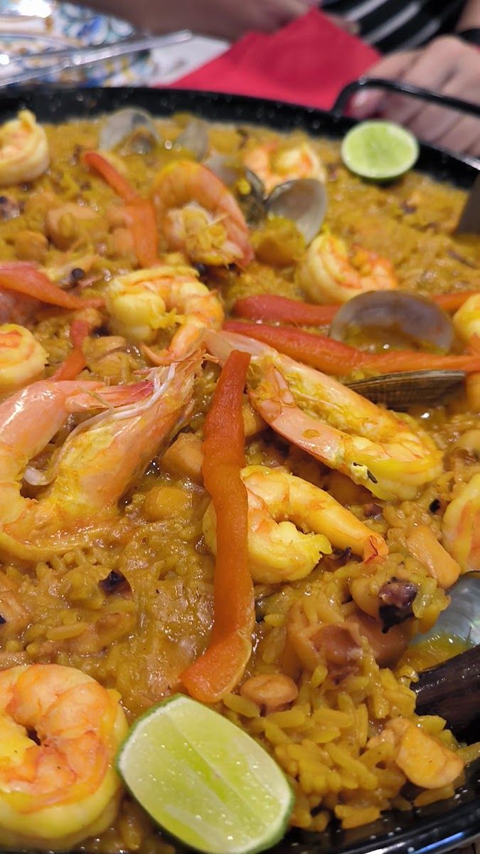 Vinos y cócteles en Mesón Andaluz