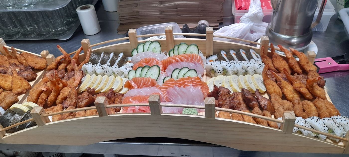 Barco de sushi — Nakachi