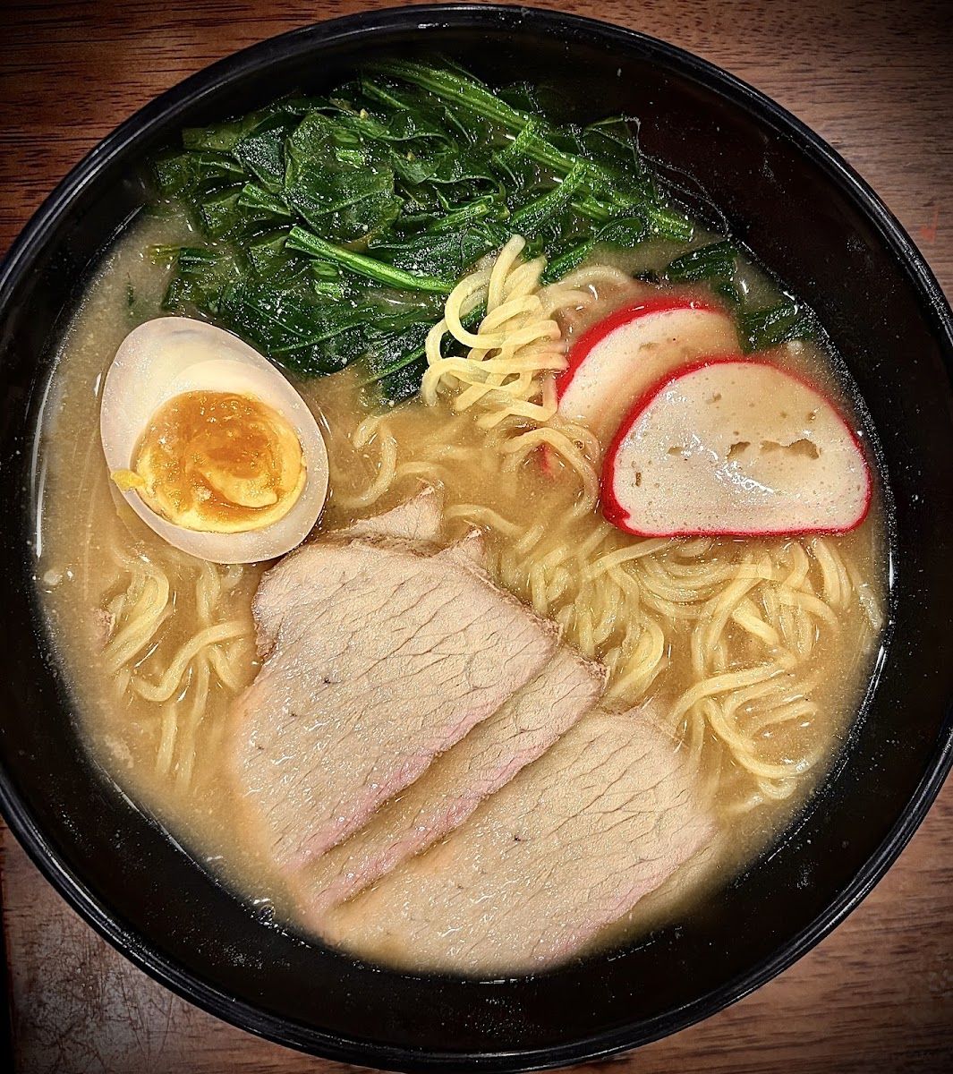 Ramen con huevo y cerdo — Nakachi