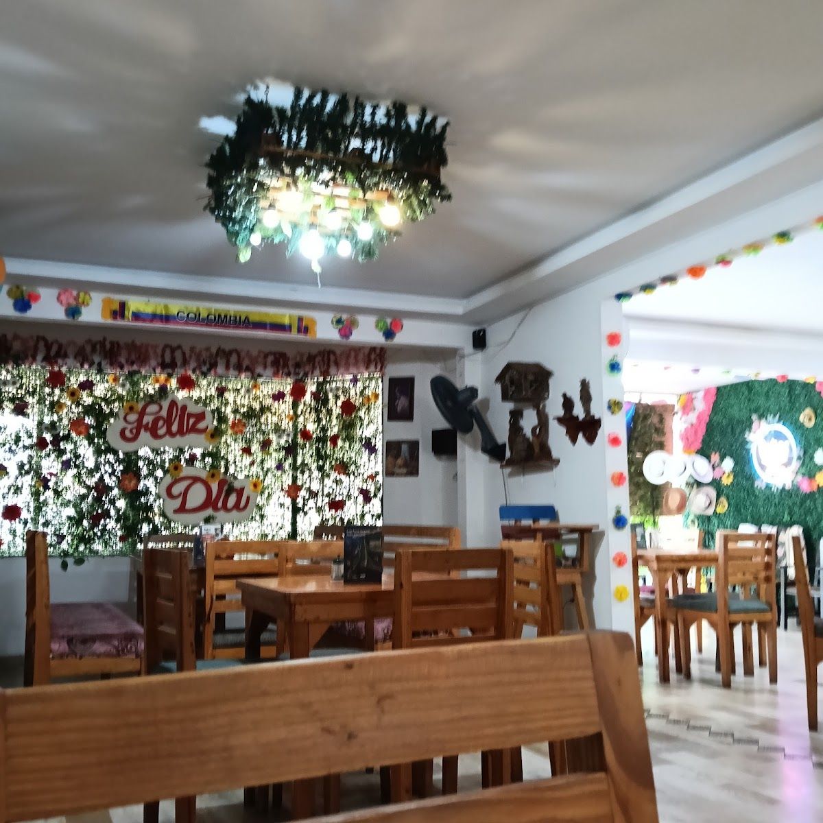 Pailas Restaurante - Comida Paisa - Parrilla