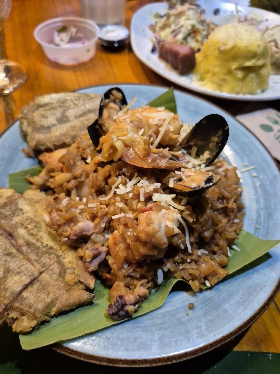 Arroz con mariscos — Palenque Kusina Mestiza