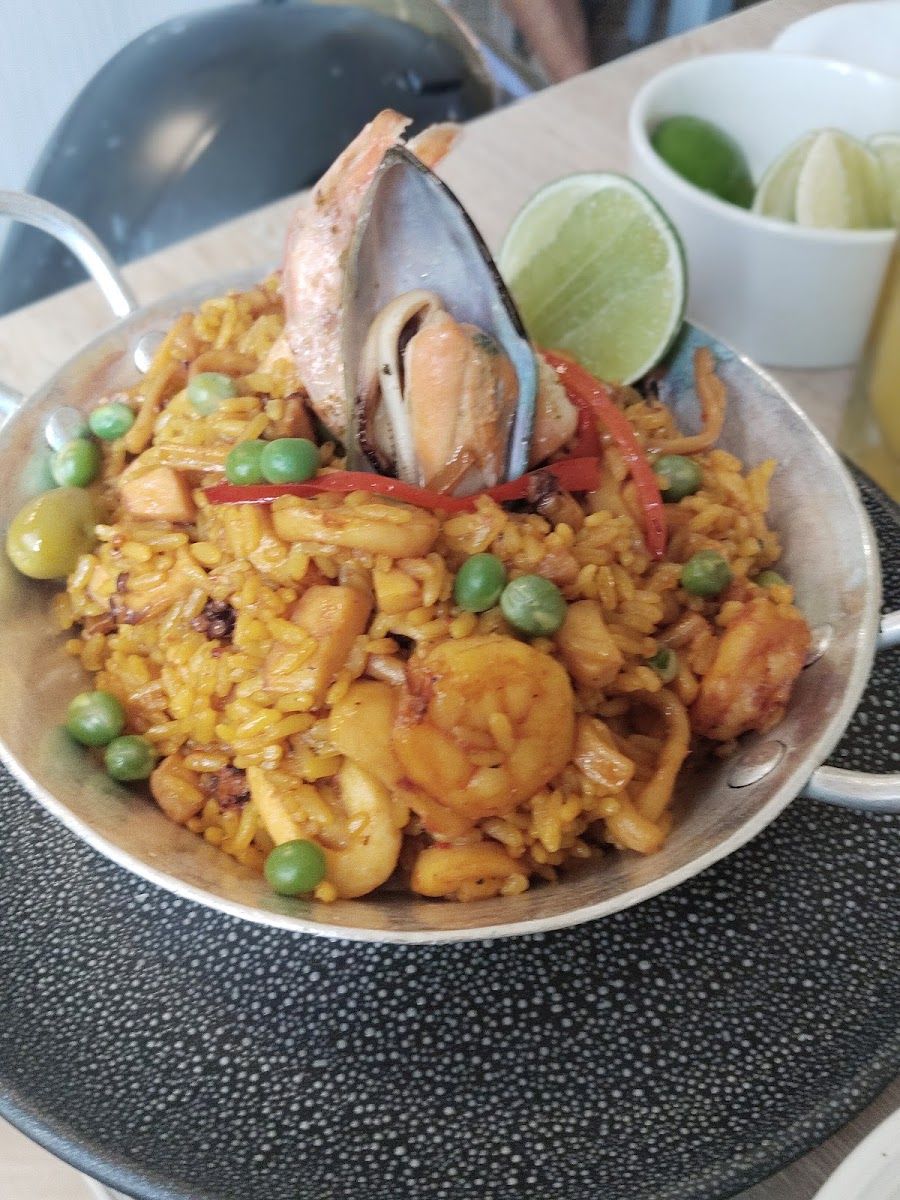 Paella con mejillones — Pescocentro Búcaro
