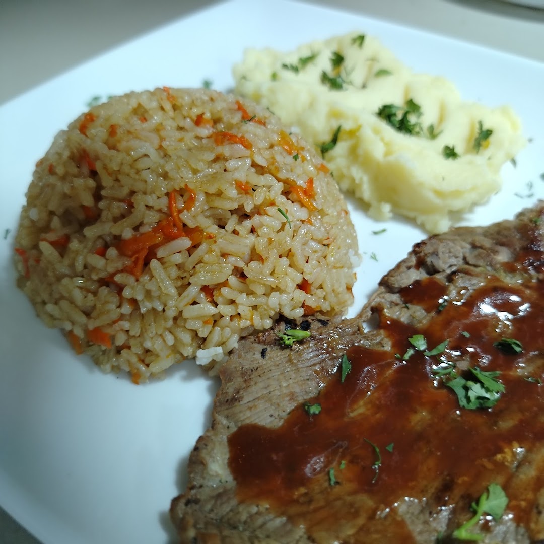 Carne con puré y arroz — Picadeli Picadas Costeñas