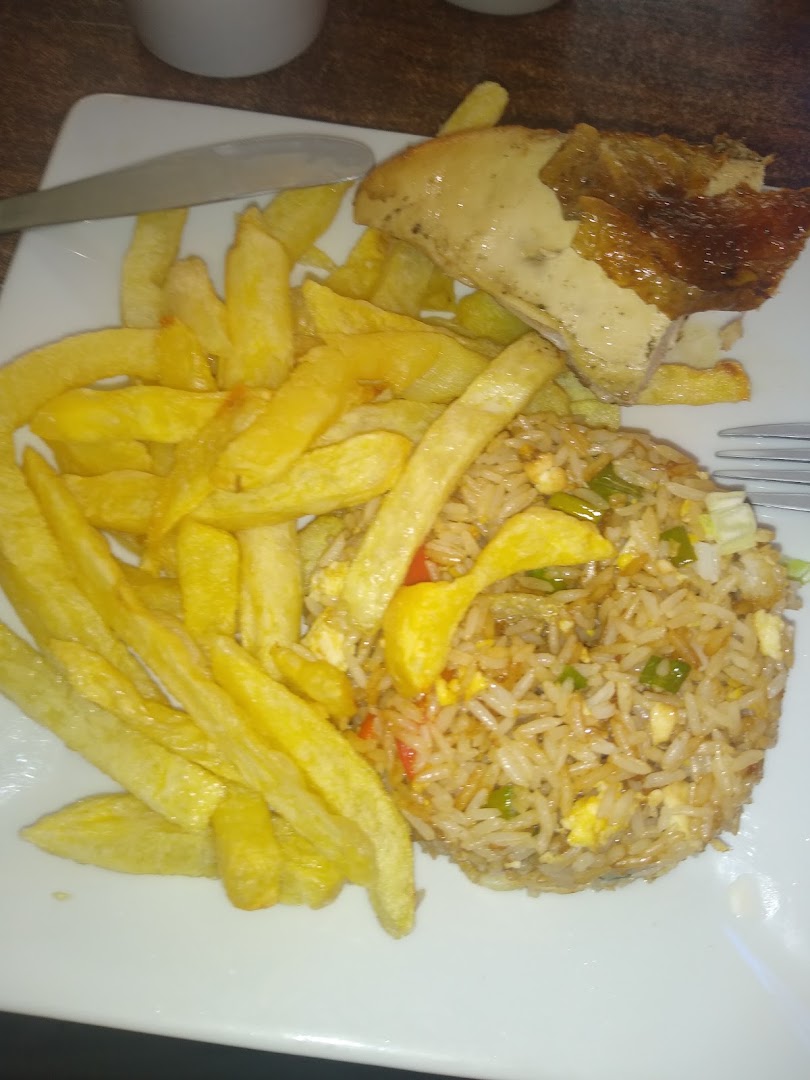 Pescado con arroz y chaufa — Polleria La Fogata