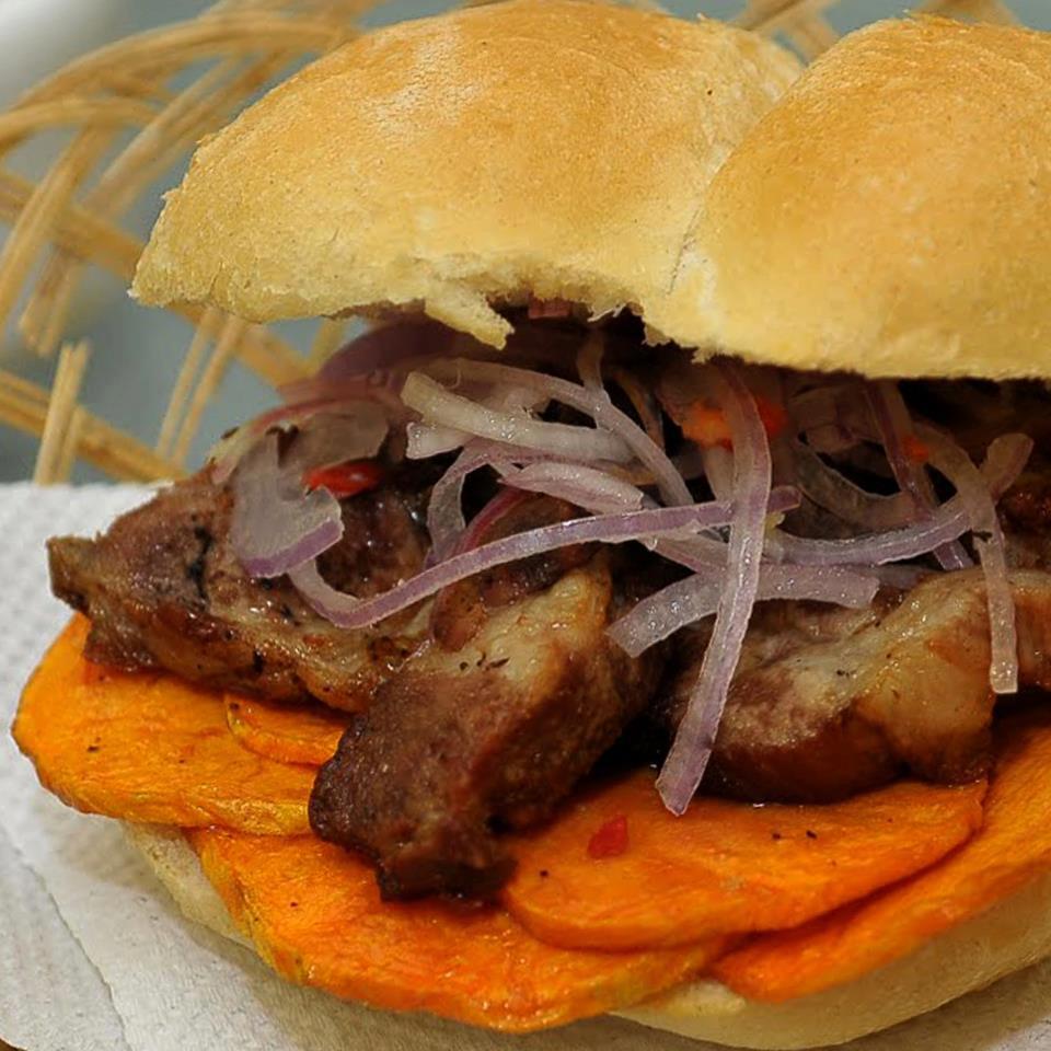 Sándwich de pollo en POLLERIA LYKYS