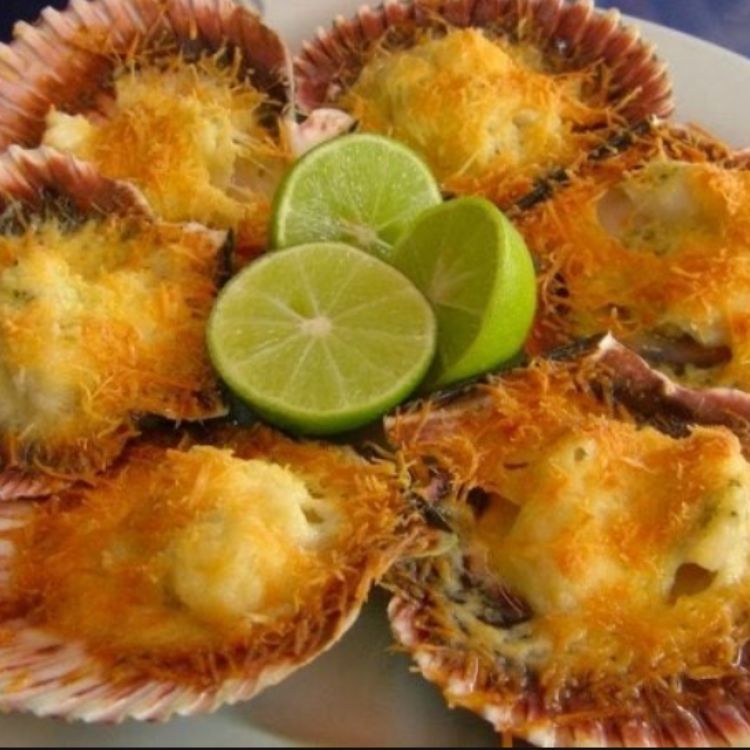 Conchas a la parmesana con limón
