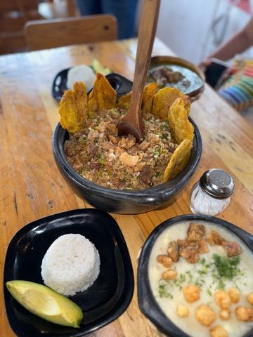 Almuerzo típico completo — Restaurante Añoñi