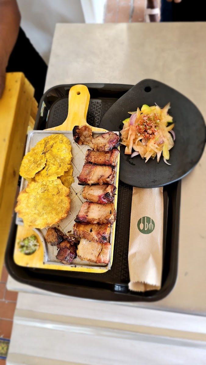 Picada con patacones — Restaurante Añoñi