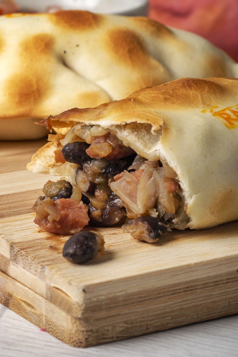 Empanada recién horneada — Restaurante CABA Restó - Argentina en un bocado