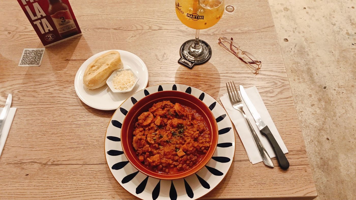Guiso con pan — Restaurante CABA Restó - Argentina en un bocado