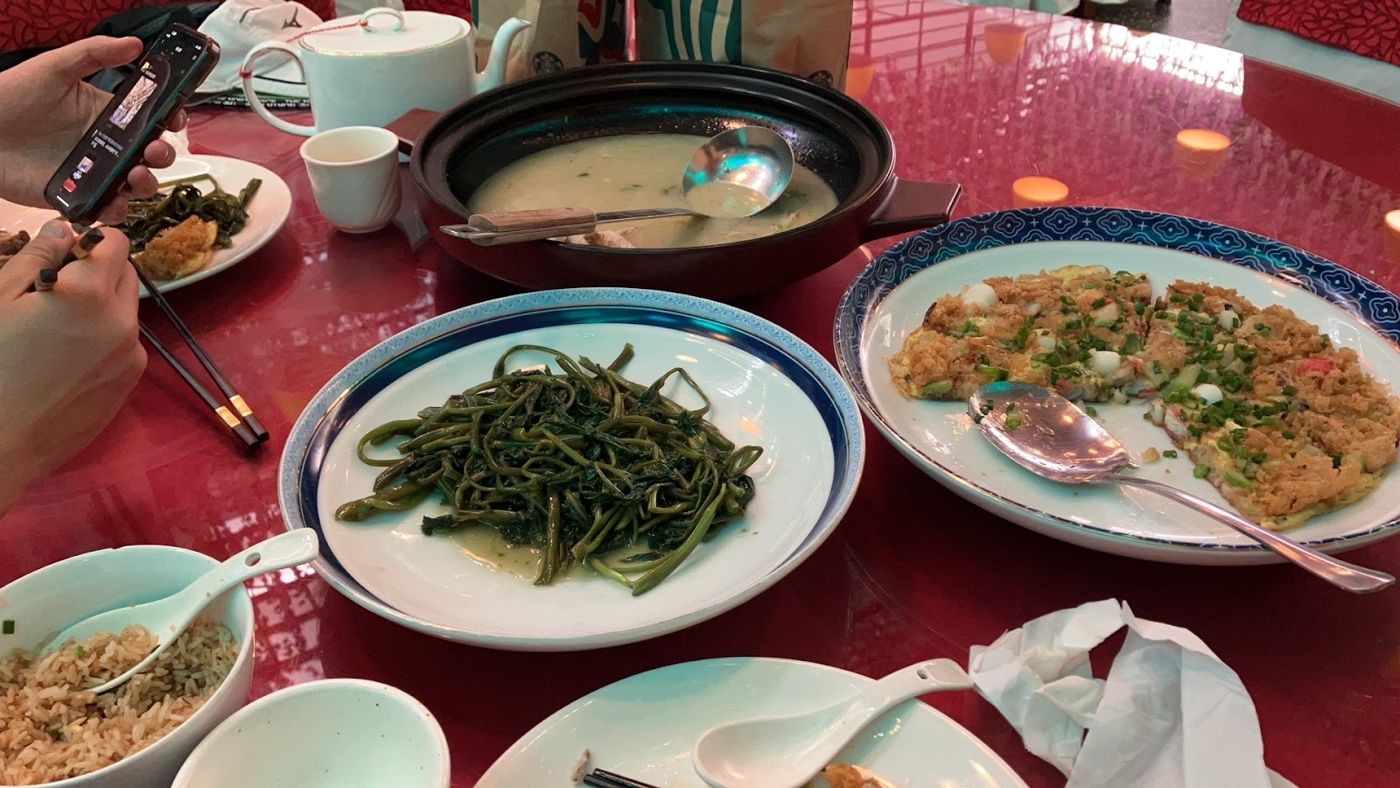 Mesa para compartir — 帝都酒楼 RESTAURANTE DIDU.
