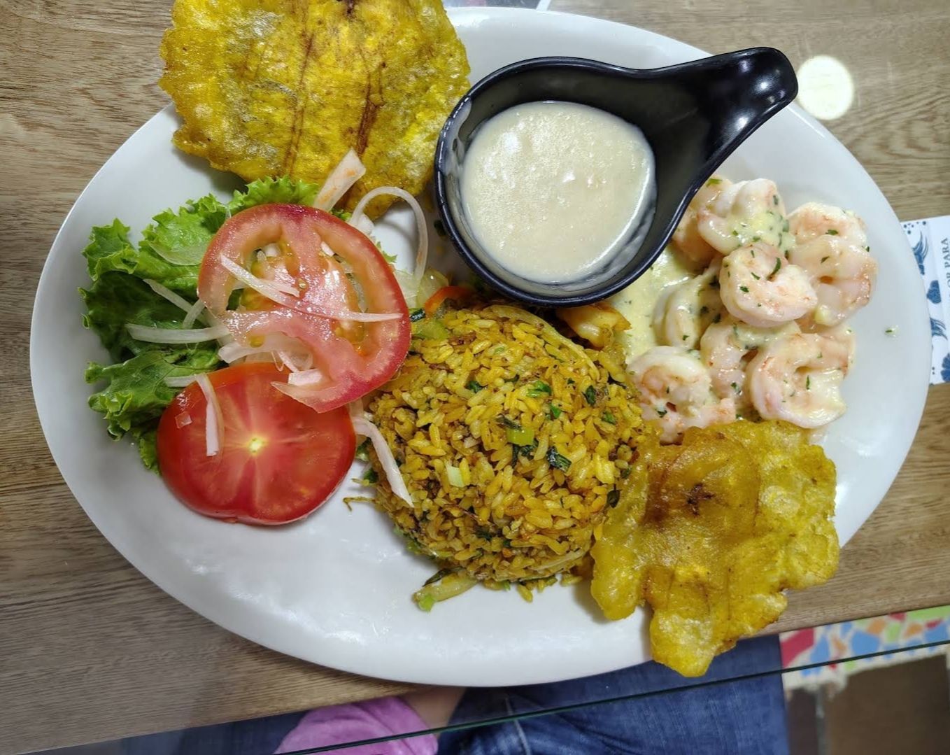Camarones, arroz y patacón — Restaurante El Humito