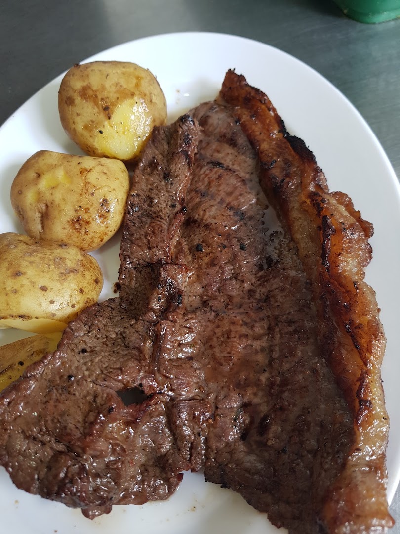 Churrasco con papas — Restaurante El Socorro