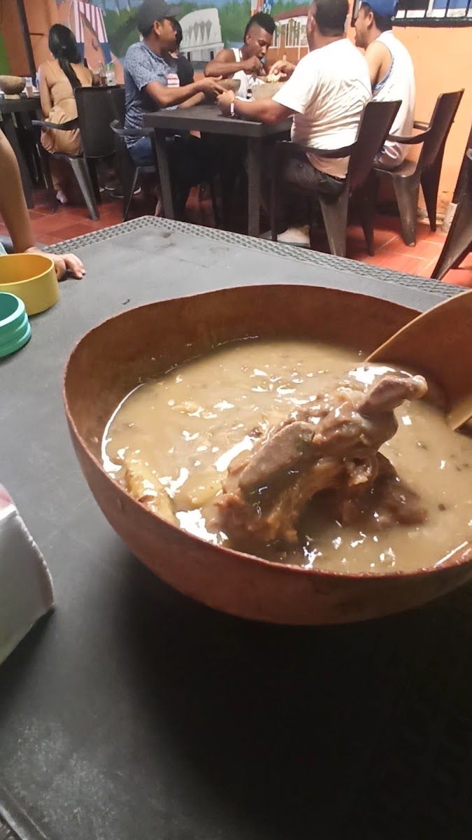 Sopa con carne en totuma — Restaurante El Totumazo Original