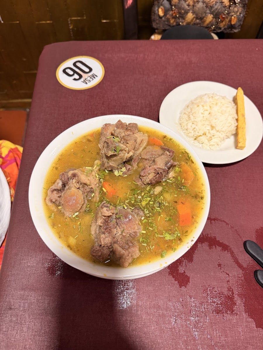 Sopa con carne y arroz — Restaurante El Venado De Oro