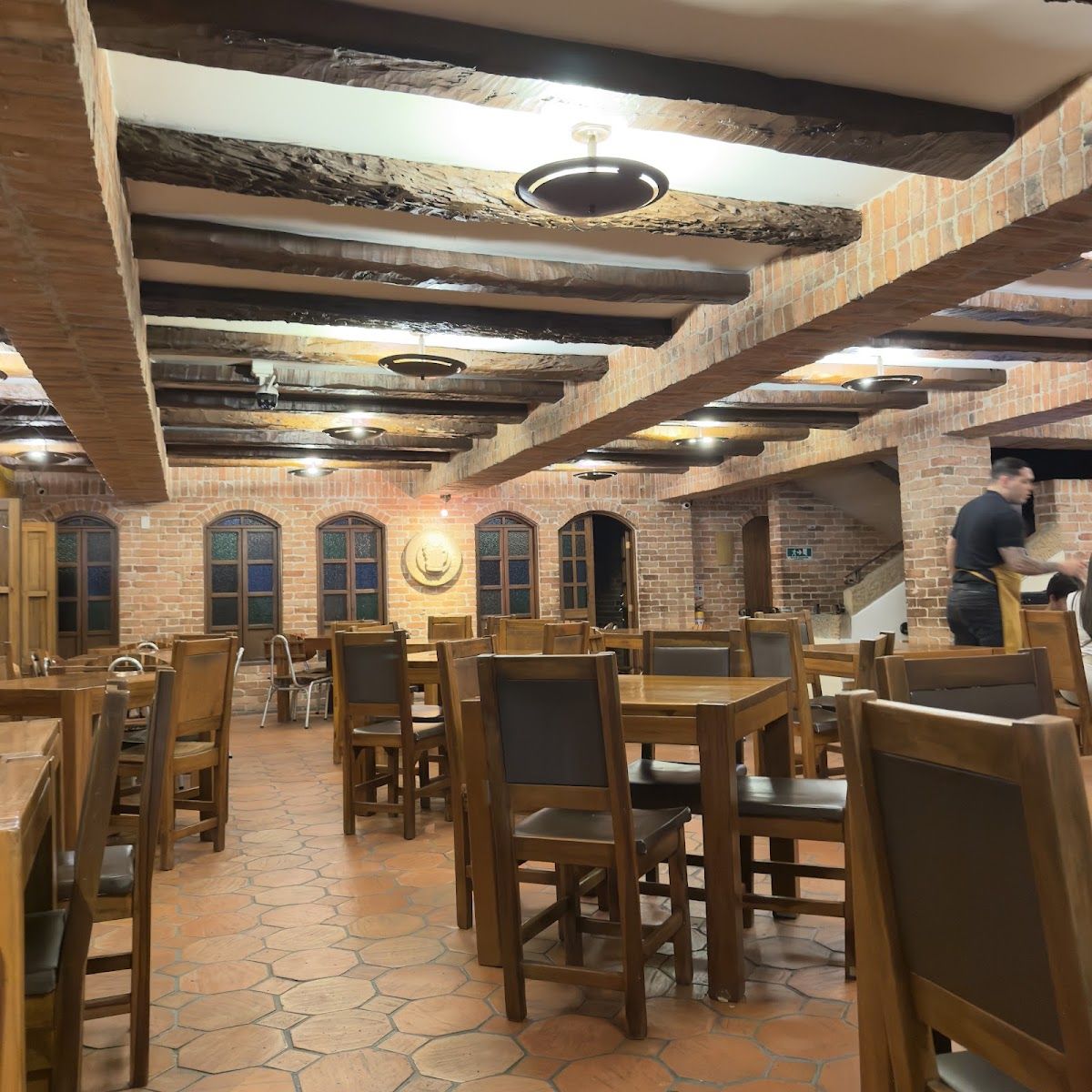 Salón de vigas de madera — Restaurante El Viejo Chiflas
