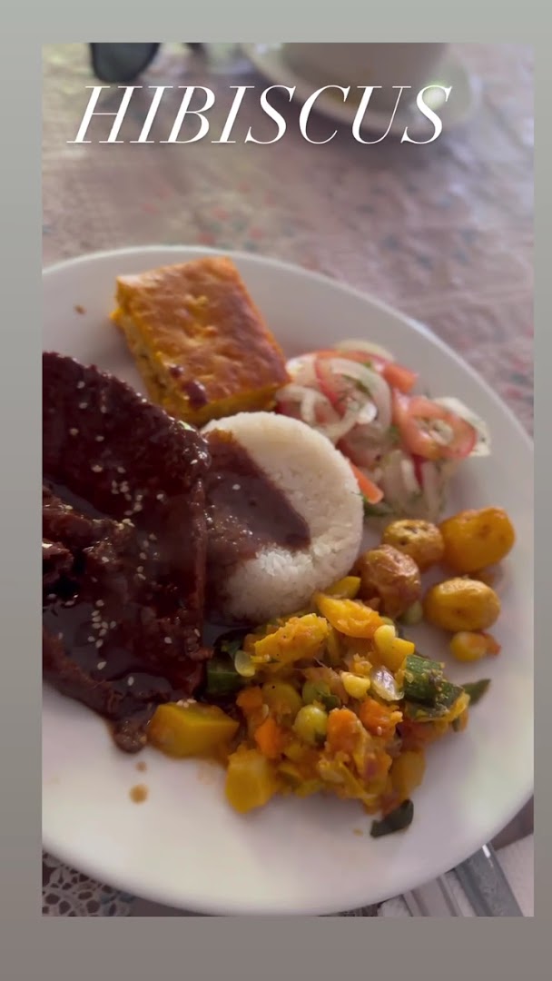 Sopa con guarniciones — Restaurante Hibiscus