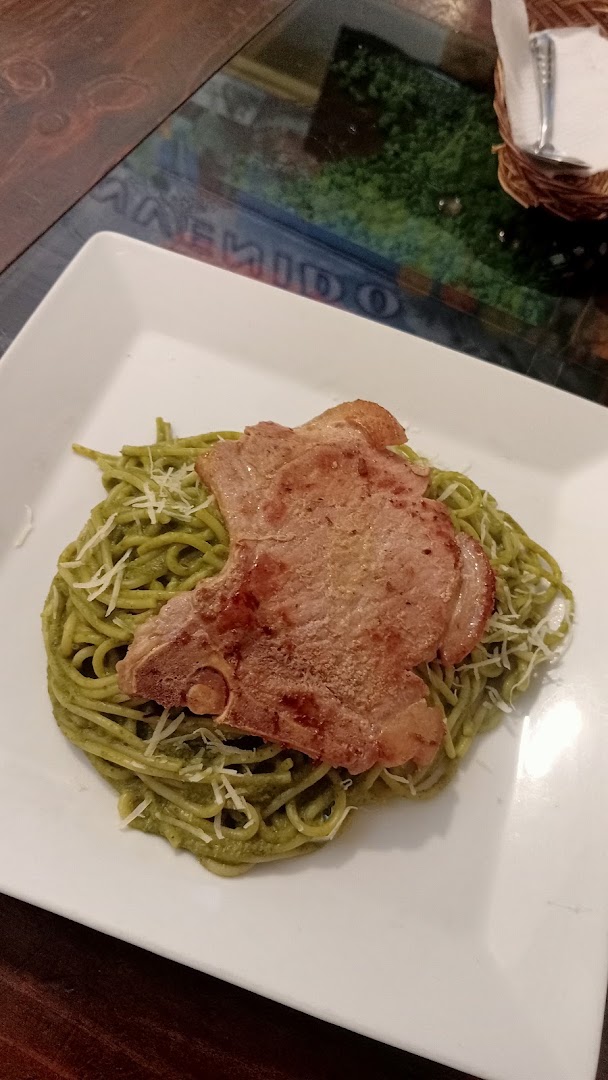 Churrasco con tallarín verde — Restaurante Karibe