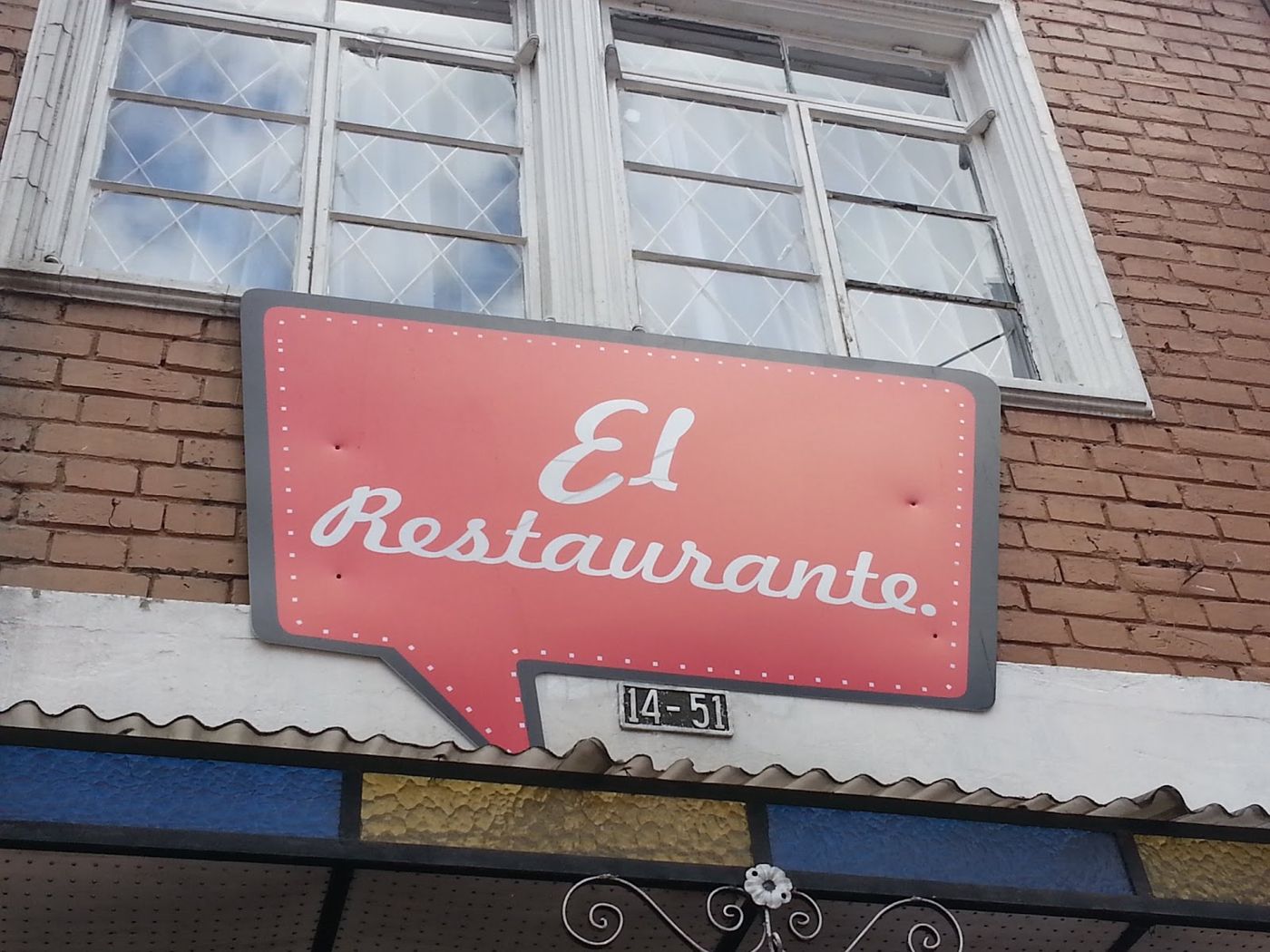 Nuestro letrero — Restaurante la 28