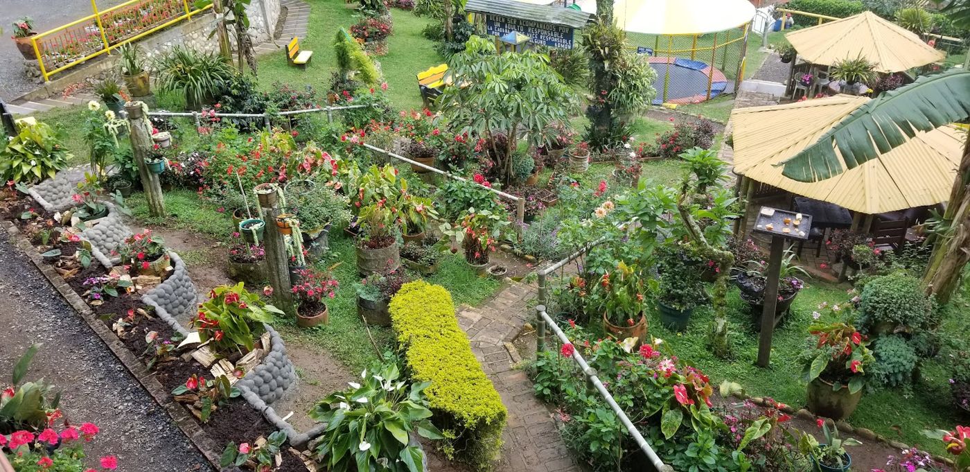 Jardines vistos desde arriba — Restaurante La Cabaña Cali