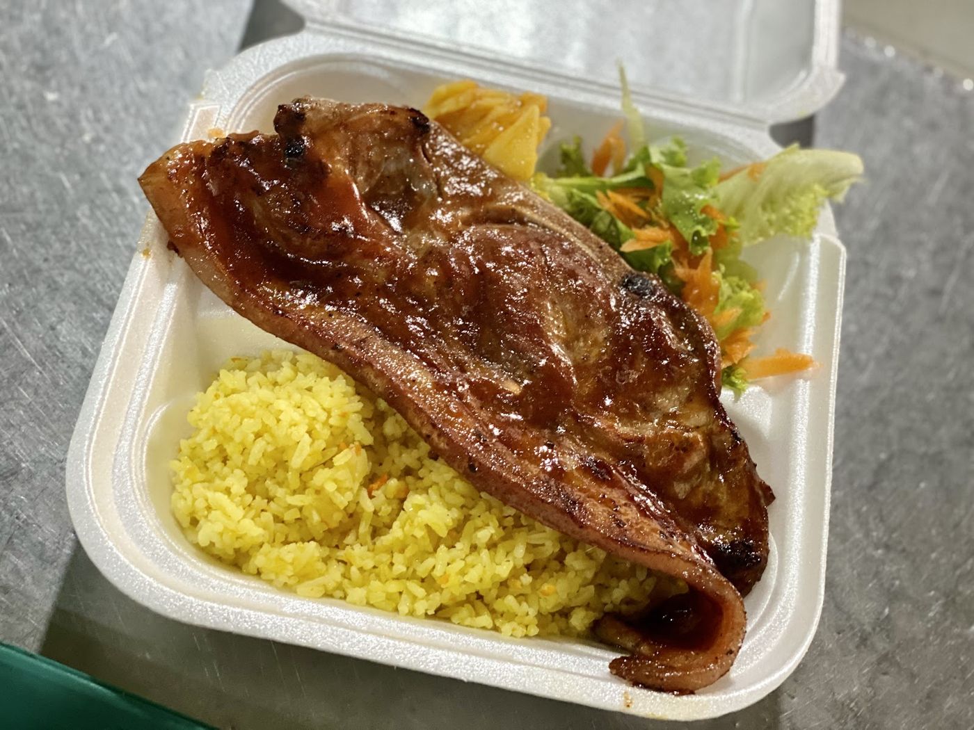 Carne con arroz amarillo — Restaurante La Mona